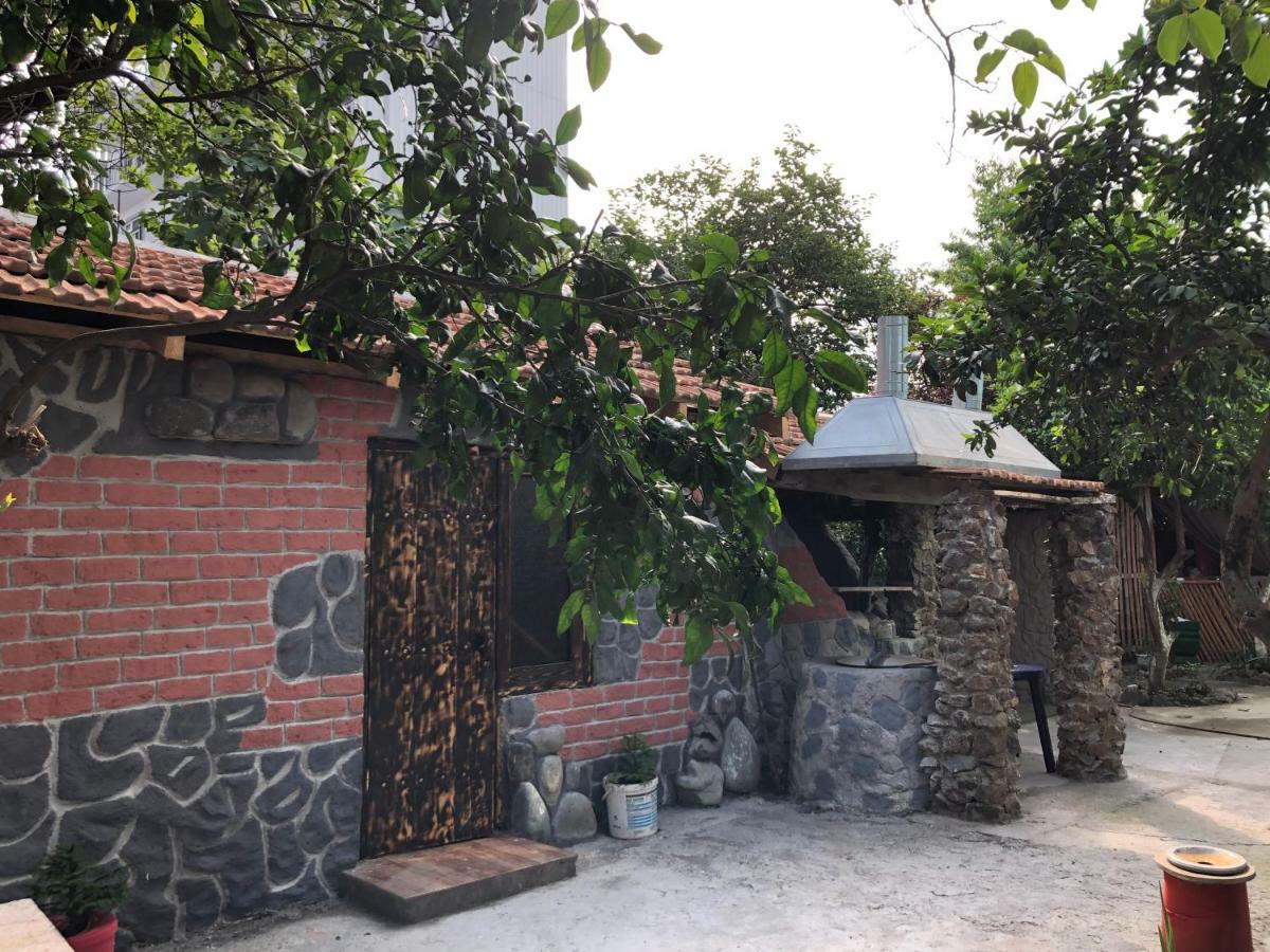 Mzeos House Batumi Exterior photo